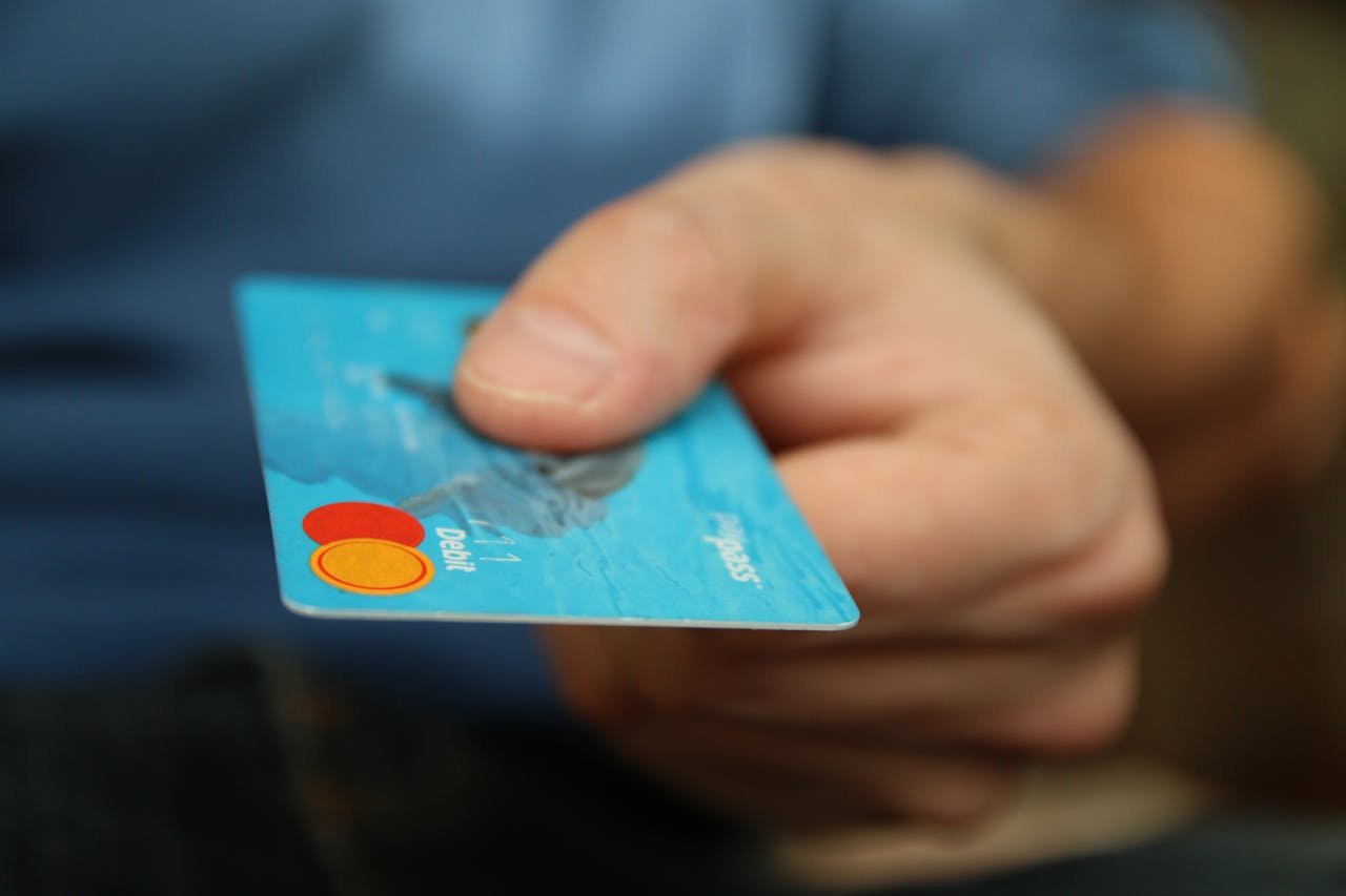 How to Choose the Right Credit Card for Your Financial Goals and Spending Habits