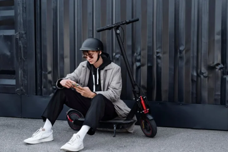 Sukıtır electric scooters zipping through bustling Turkish city streets, showcasing urban mobility revolution.